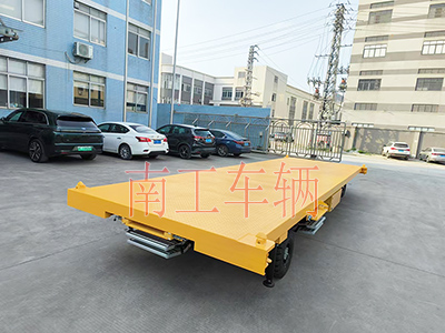 10噸平板拖車(chē)帶液壓支腿伸縮梯工具車(chē)5I.jpg